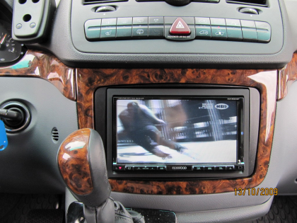 Εγκατάσταση Kenwood DDX8024BT σε συνδυασμό με Navibox σε Mercedes Viano.