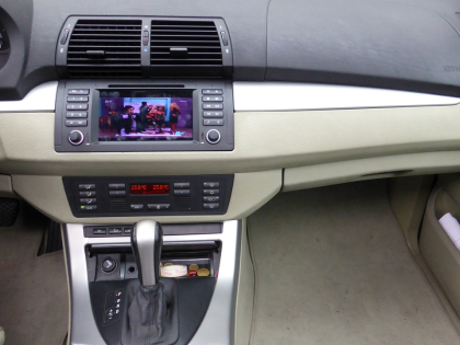 Εγκατάσταση Navigation–Multimedia LM M395 GPS σε BMW E53 2002.