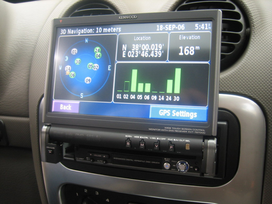 Εγκατάσταση Kenwood KVT-727DVD και τον δέκτη KNA G520 σε Cherokee 3,7.