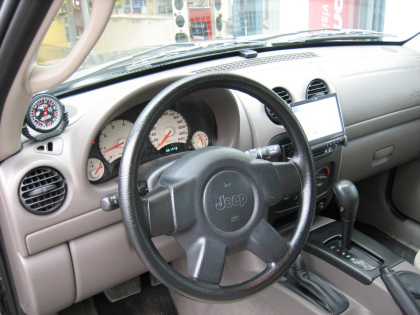 Εγκατάσταση οθόνη Kenwood KVT-627DVD και τον δέκτη KNA G520 σε Cherokee 3,7