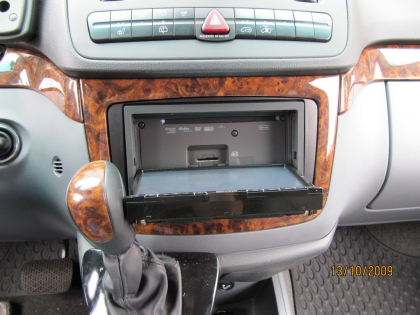 Εγκατάσταση Kenwood DDX8024BT σε συνδυασμό με Navibox σε Mercedes Viano.