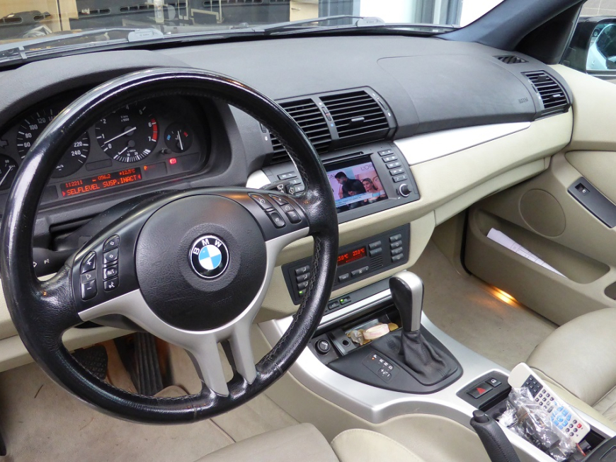 Εγκατάσταση Navigation–Multimedia LM M395 GPS σε BMW E53 2002.