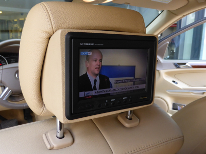 Εγκατάσταση οθόνης Kenwood DDX9716BTS και επιπλέον οθόνες για τους πίσω επιβάτες.