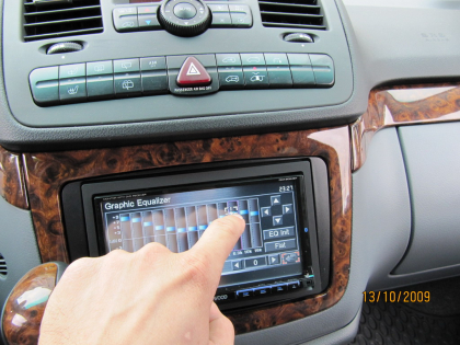 Εγκατάσταση Kenwood DDX8024BT σε συνδυασμό με Navibox σε Mercedes Viano.