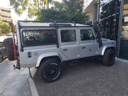 Εγκατάσταση Multimedia Alpine σε Land Rover Defender.
