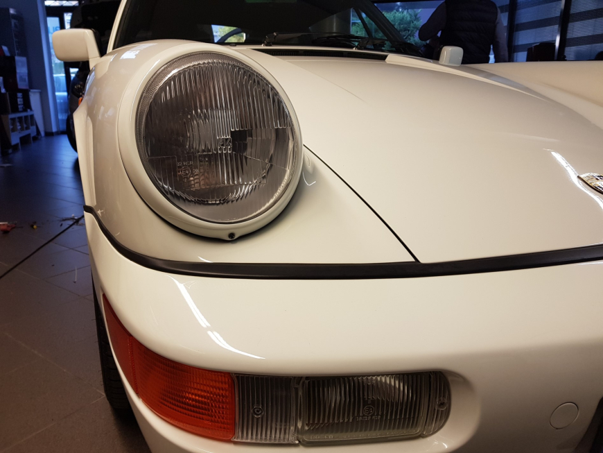 Porsche Carrera 2 964.