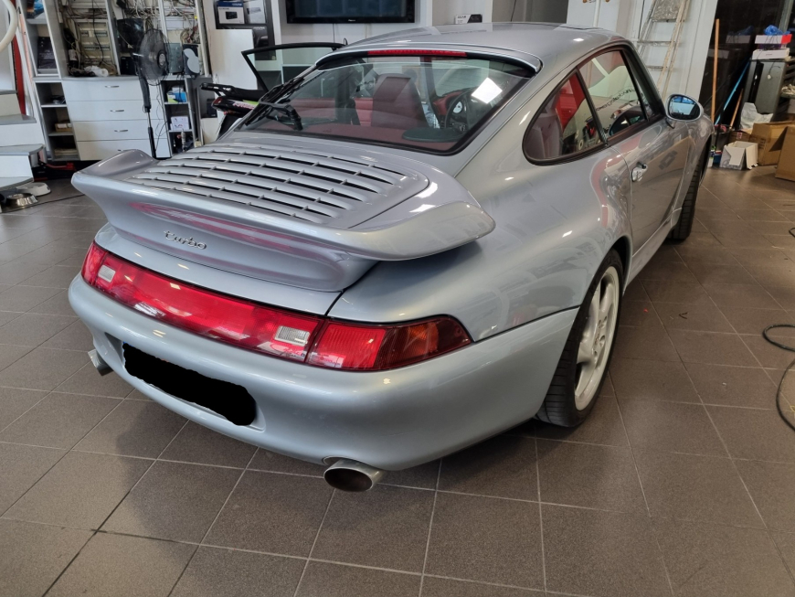 Εγκατάσταση radio/BT σε Porsche 911 Turbo 993.