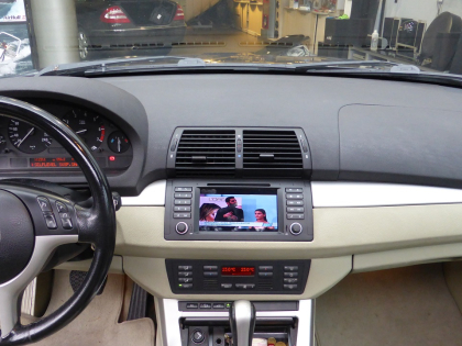 Εγκατάσταση Navigation–Multimedia LM M395 GPS σε BMW E53 2002.