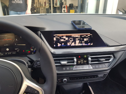 Εγκατάσταση Apple CarPlay και Android Auto σε BMW 1 Series 2022.
