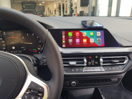 Εγκατάσταση Apple CarPlay και Android Auto σε BMW 1 Series 2022.