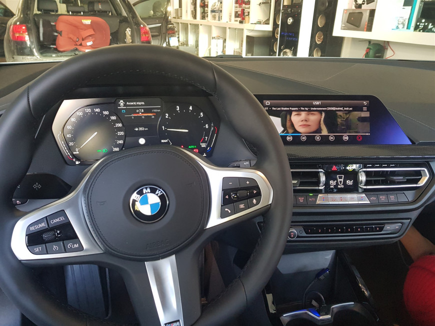 Εγκατάσταση Apple CarPlay και Android Auto σε BMW 1 Series 2022.