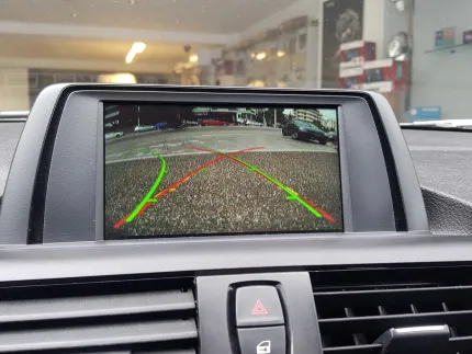 Εγκατάσταση Wireless Apple CarPlay, Android Auto και κάμερα οπισθοπορείας σε BMW F20 1 Series.