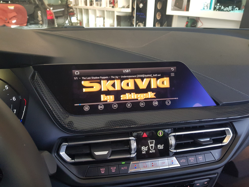 Εγκατάσταση Wireless CarPlay, Android Auto, Media Player & Rear Camera σε BMW 1 Series F40.