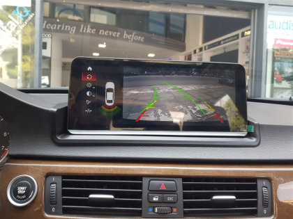 Εγκατάσταση εργοστασιακού τύπου οθόνη και κάμερα οπισθοπορείας σε BMW E90 / E92.