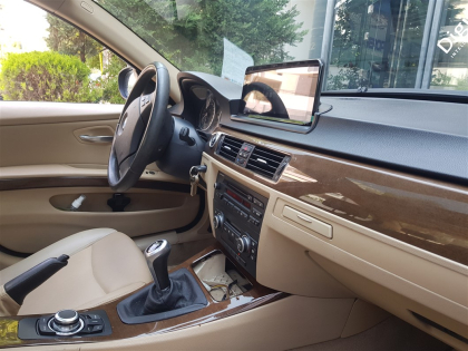 Εγκατάσταση εργοστασιακού τύπου οθόνη και κάμερα οπισθοπορείας σε BMW E90 / E92.