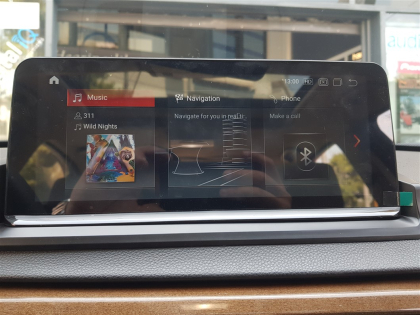 Εγκατάσταση εργοστασιακού τύπου οθόνη και κάμερα οπισθοπορείας σε BMW E90 / E92.