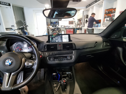 Εγκατάσταση Wireless CarPlay, Android Auto, Rear Camera & Media Player σε BMW M2 F87.