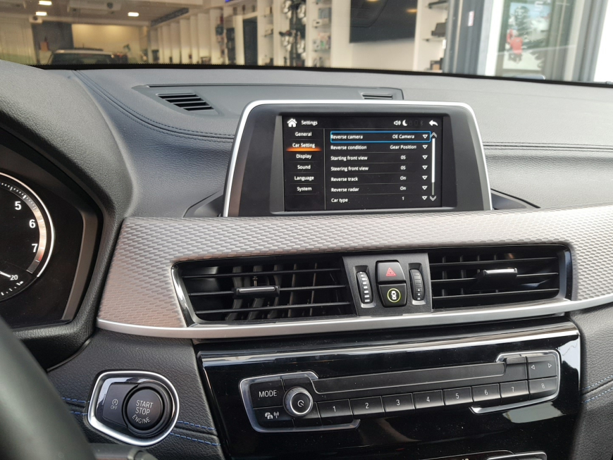 Εγκατάσταση Apple CarPlay, ασύρματο Android Auto, Media Player και κάμερα οπισθοπορείας σε BMW X2 F39.