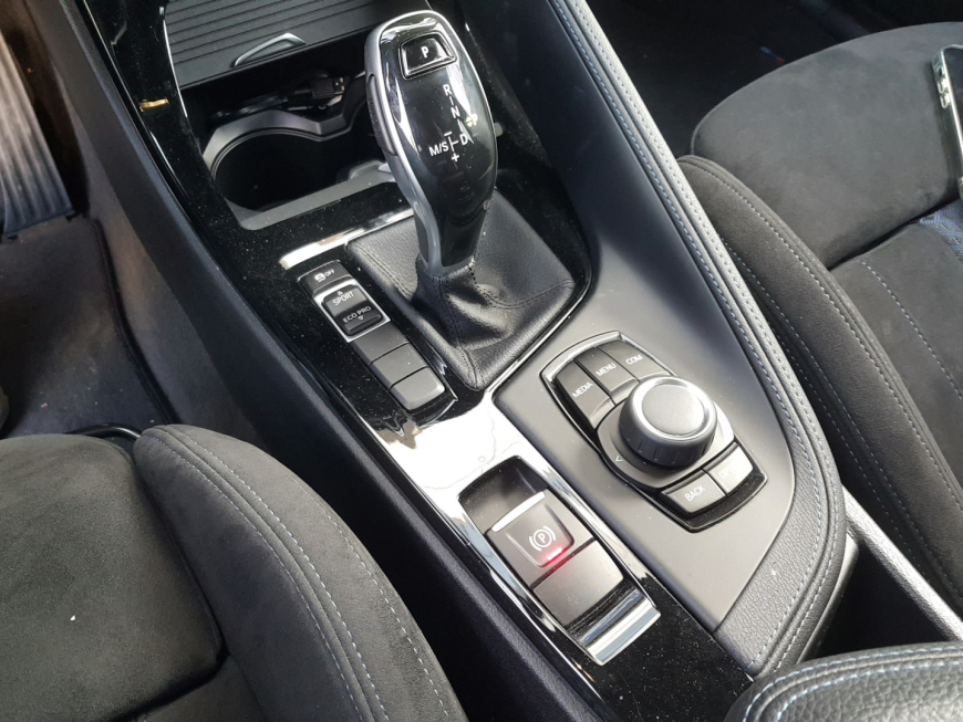 Εγκατάσταση Apple CarPlay, ασύρματο Android Auto, Media Player και κάμερα οπισθοπορείας σε BMW X2 F39.