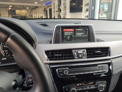 Εγκατάσταση Apple CarPlay, ασύρματο Android Auto, Media Player και κάμερα οπισθοπορείας σε BMW X2 F39.