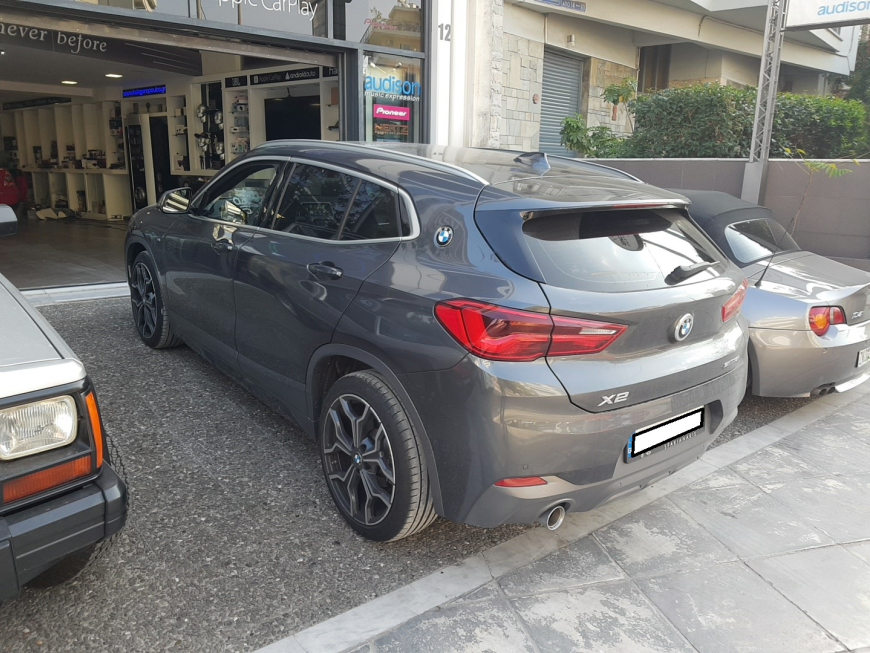 Εγκατάσταση Apple CarPlay, ασύρματο Android Auto, Media Player και κάμερα οπισθοπορείας σε BMW X2 F39.