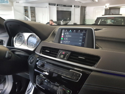 Εγκατάσταση Apple CarPlay, ασύρματο Android Auto, Media Player και κάμερα οπισθοπορείας σε BMW X2 F39.