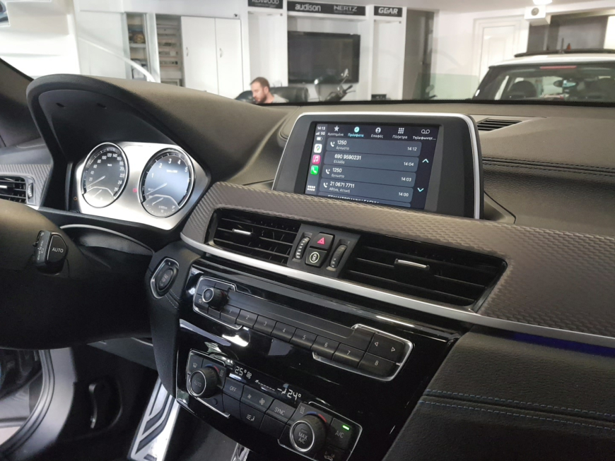 Εγκατάσταση Apple CarPlay, ασύρματο Android Auto, Media Player και κάμερα οπισθοπορείας σε BMW X2 F39.