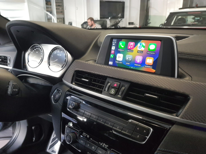 Εγκατάσταση Apple CarPlay, ασύρματο Android Auto, Media Player και κάμερα οπισθοπορείας σε BMW X2 F39.