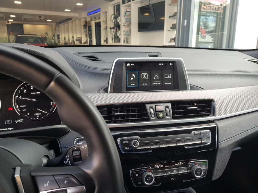 Εγκατάσταση Apple CarPlay, ασύρματο Android Auto, Media Player και κάμερα οπισθοπορείας σε BMW X2 F39.