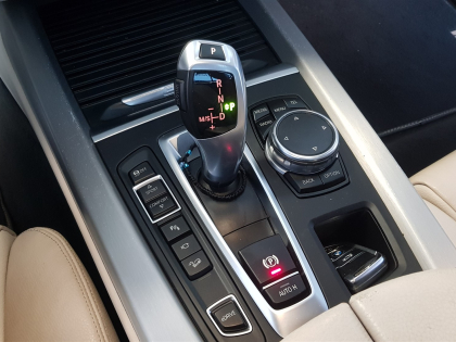 Εγκατάσταση Apple CarPlay, ασύρματο Android Auto, Media Player σε BMW X5 F15.