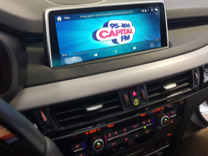 Εγκατάσταση Apple CarPlay, ασύρματο Android Auto, Media Player και κάμερα οπισθοπορείας σε BMW X5 F15 M.