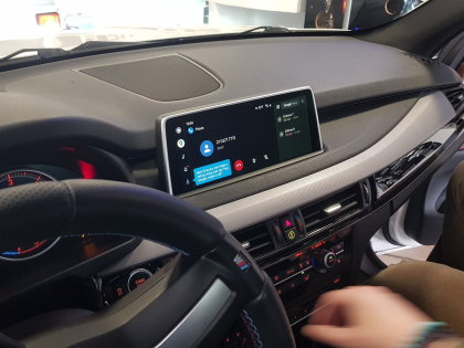 Εγκατάσταση Apple CarPlay, ασύρματο Android Auto, Media Player και κάμερα οπισθοπορείας σε BMW X5 F15 M.