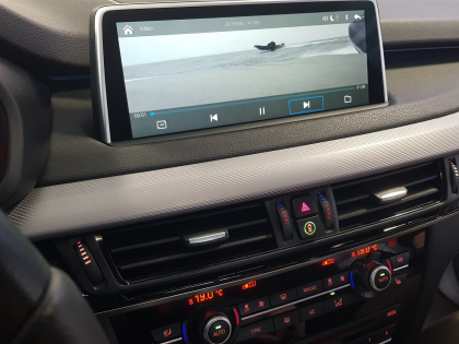 Εγκατάσταση Apple CarPlay, ασύρματο Android Auto, Media Player και κάμερα οπισθοπορείας σε BMW X5 F15 M.