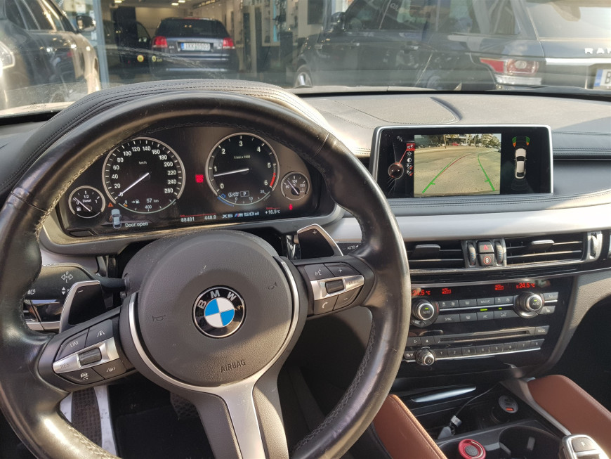 Εγκατάσταση Apple CarPlay και Android Auto σε BMW X6 M F86 (2014–2019).