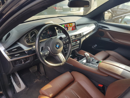 Εγκατάσταση Apple CarPlay και Android Auto σε BMW X6 M F86 (2014–2019).