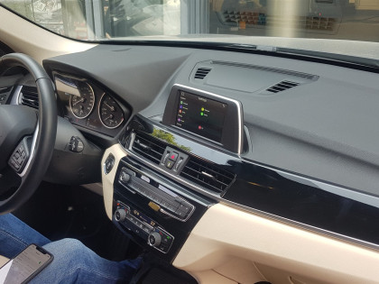 Εγκατάσταση Apple CarPlay Wireless και Android Auto σε BMW X1 F48.
