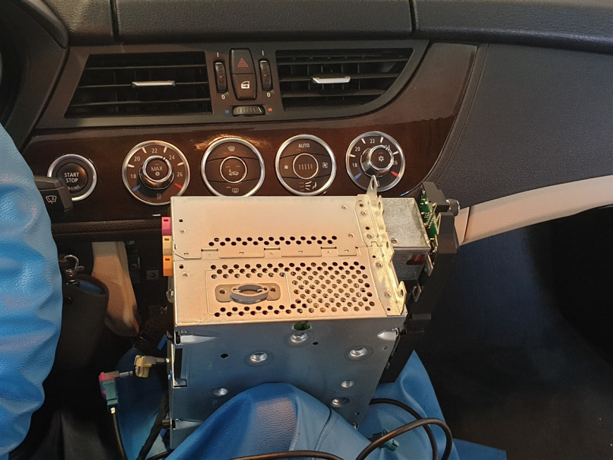 Εγκατάσταση Ασύρματου CarPlay, Android Auto, Mirroring & Media Player με USB σε BMW Z4 E89.