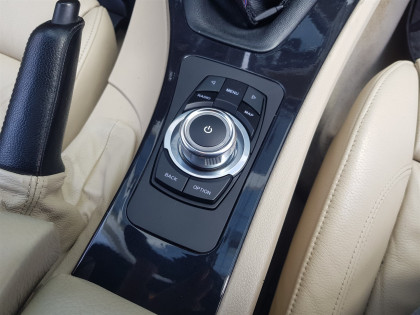 Εγκατάσταση εργοστασιακού τύπου οθόνη σε BMW E90 / E92.