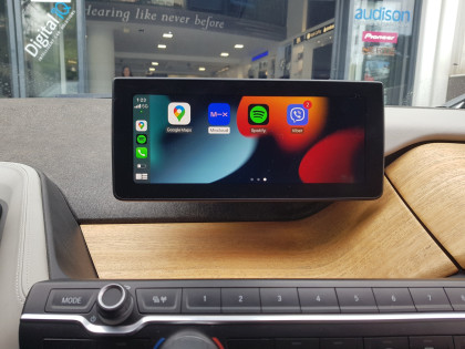 Εγκατάσταση Keyless Comfort Access, Wireless Apple CarPlay, Android Auto και Media Player σε BMW i3.