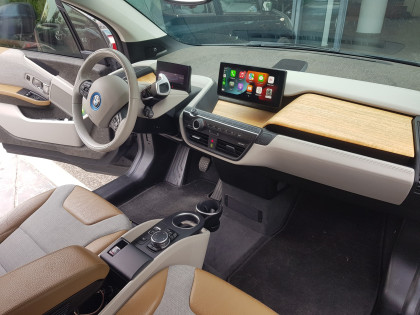 Εγκατάσταση Keyless Comfort Access, Wireless Apple CarPlay, Android Auto και Media Player σε BMW i3.