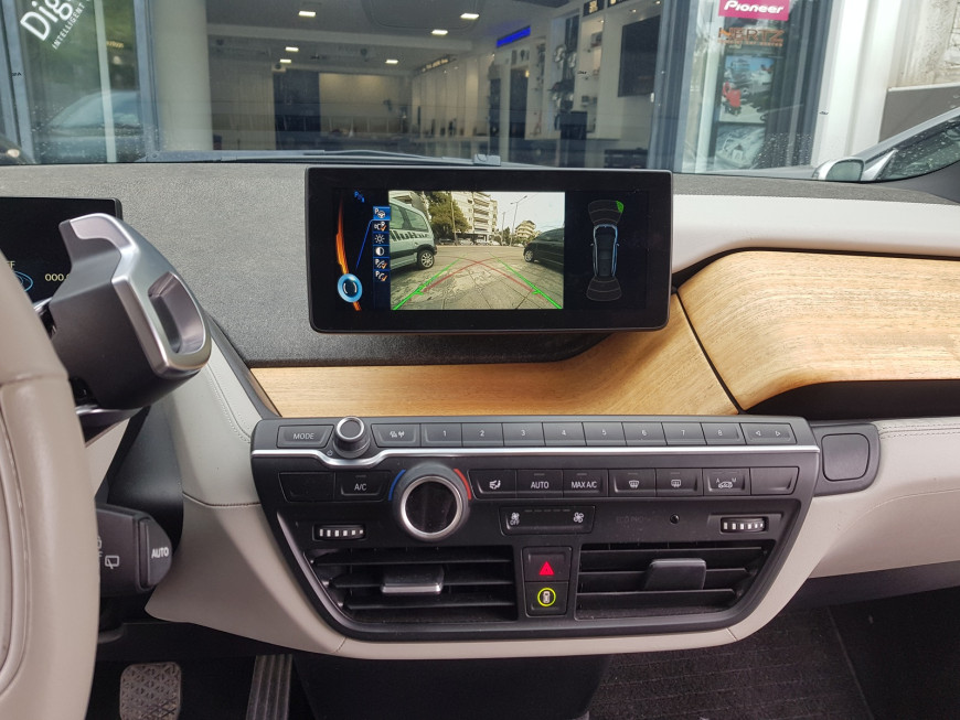Εγκατάσταση Keyless Comfort Access, Wireless Apple CarPlay, Android Auto και Media Player σε BMW i3.