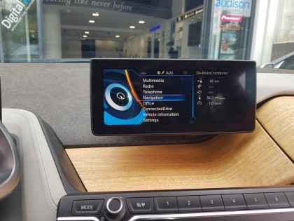 Εγκατάσταση Keyless Comfort Access, Wireless Apple CarPlay, Android Auto και Media Player σε BMW i3.