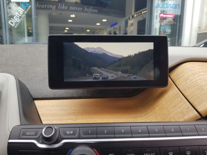 Εγκατάσταση Keyless Comfort Access, Wireless Apple CarPlay, Android Auto και Media Player σε BMW i3.