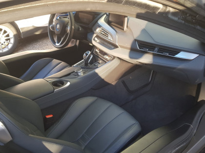 Εγκατάσταση Video in Motion και GPS Tracker σε BMW i8.
