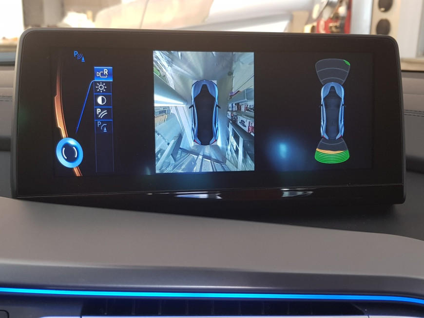 Εγκατάσταση Video in Motion και GPS Tracker σε BMW i8.