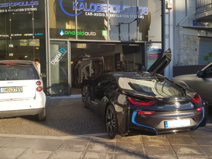 Εγκατάσταση Video in Motion και GPS Tracker σε BMW i8.