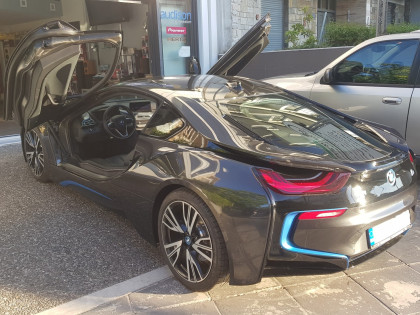 Εγκατάσταση Video in Motion και GPS Tracker σε BMW i8.