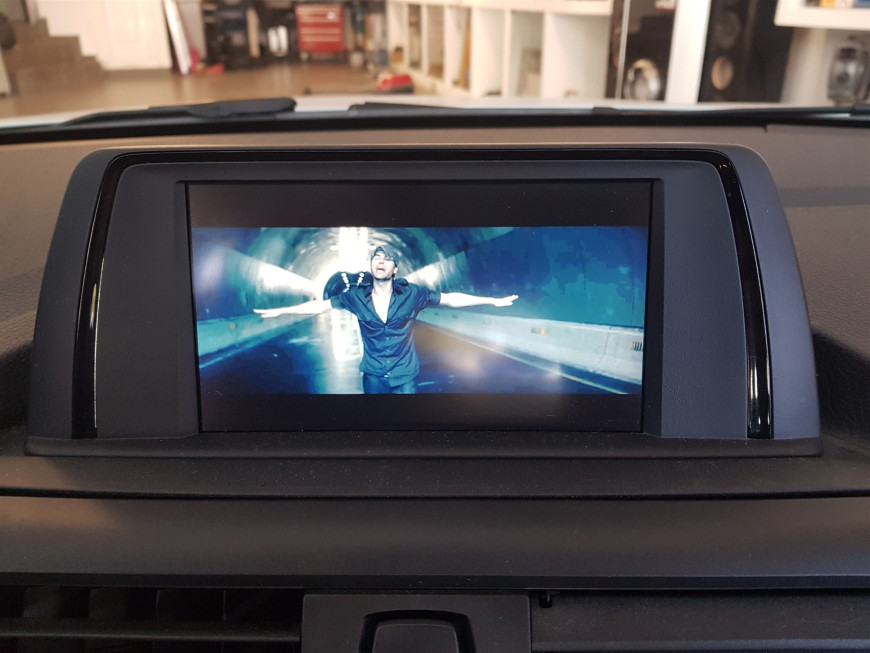 Εγκατάσταση με Apple CarPlay & Android Auto σε BMW 1 Series F20.