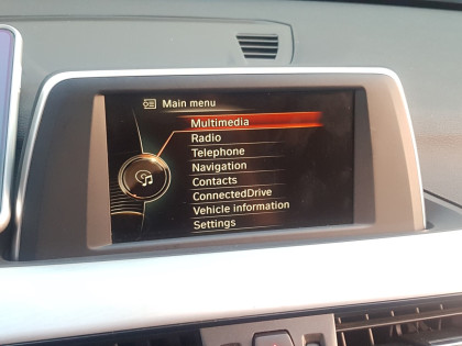 Εγκατάσταση Apple CarPlay και Android Auto σε BMW X1 F48.