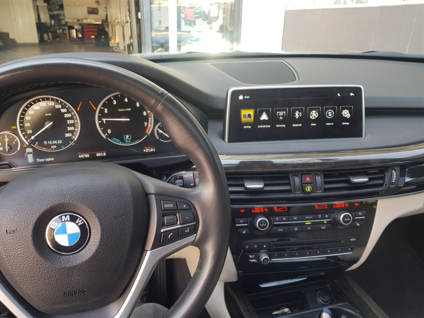Εγκατάσταση Apple CarPlay, Android Auto σε BMW X5 E70.